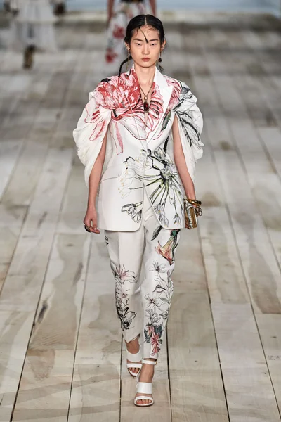 Look 29